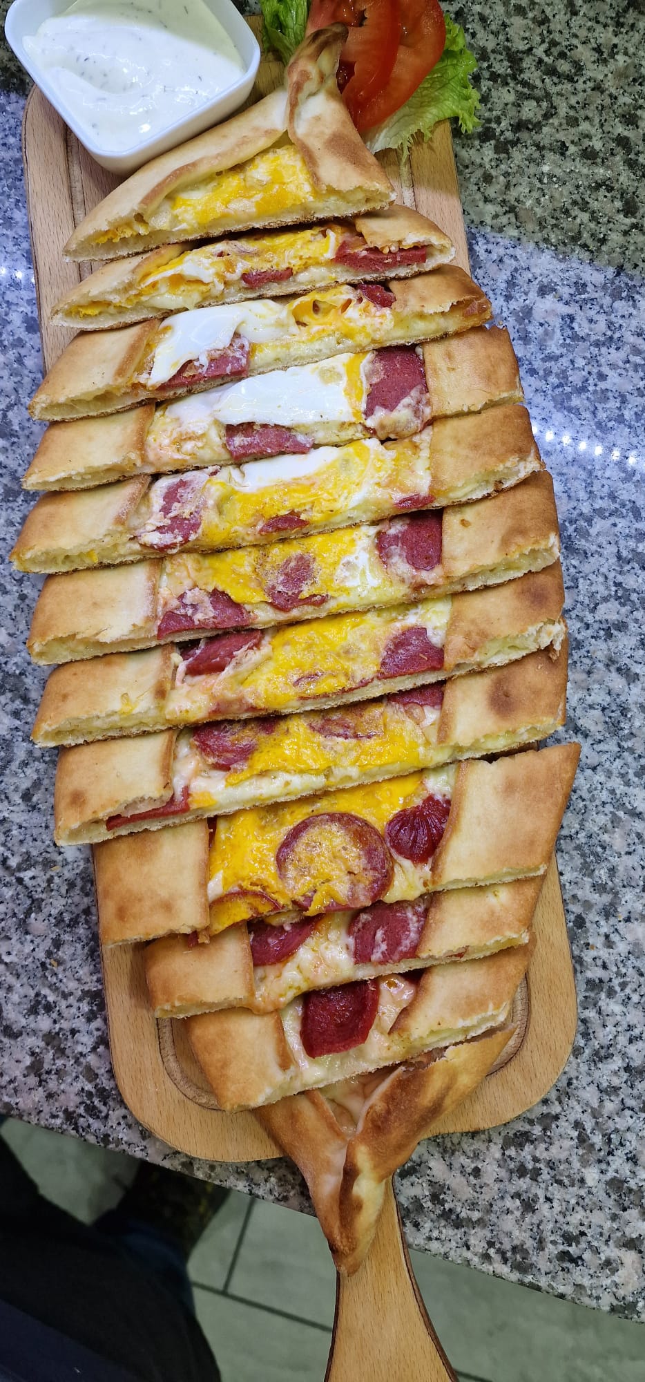 Sucuk pide